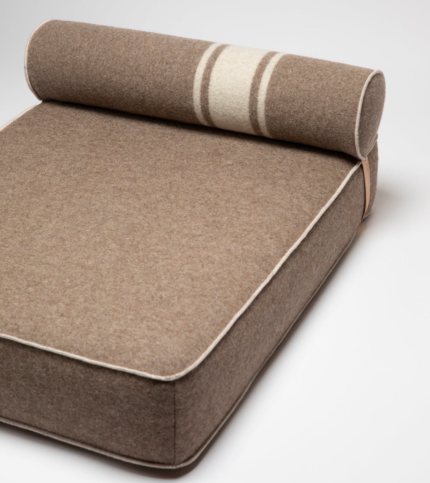 GIAMPAOLO DAY BED FOR DOGS IN RECYCLED WOOL
