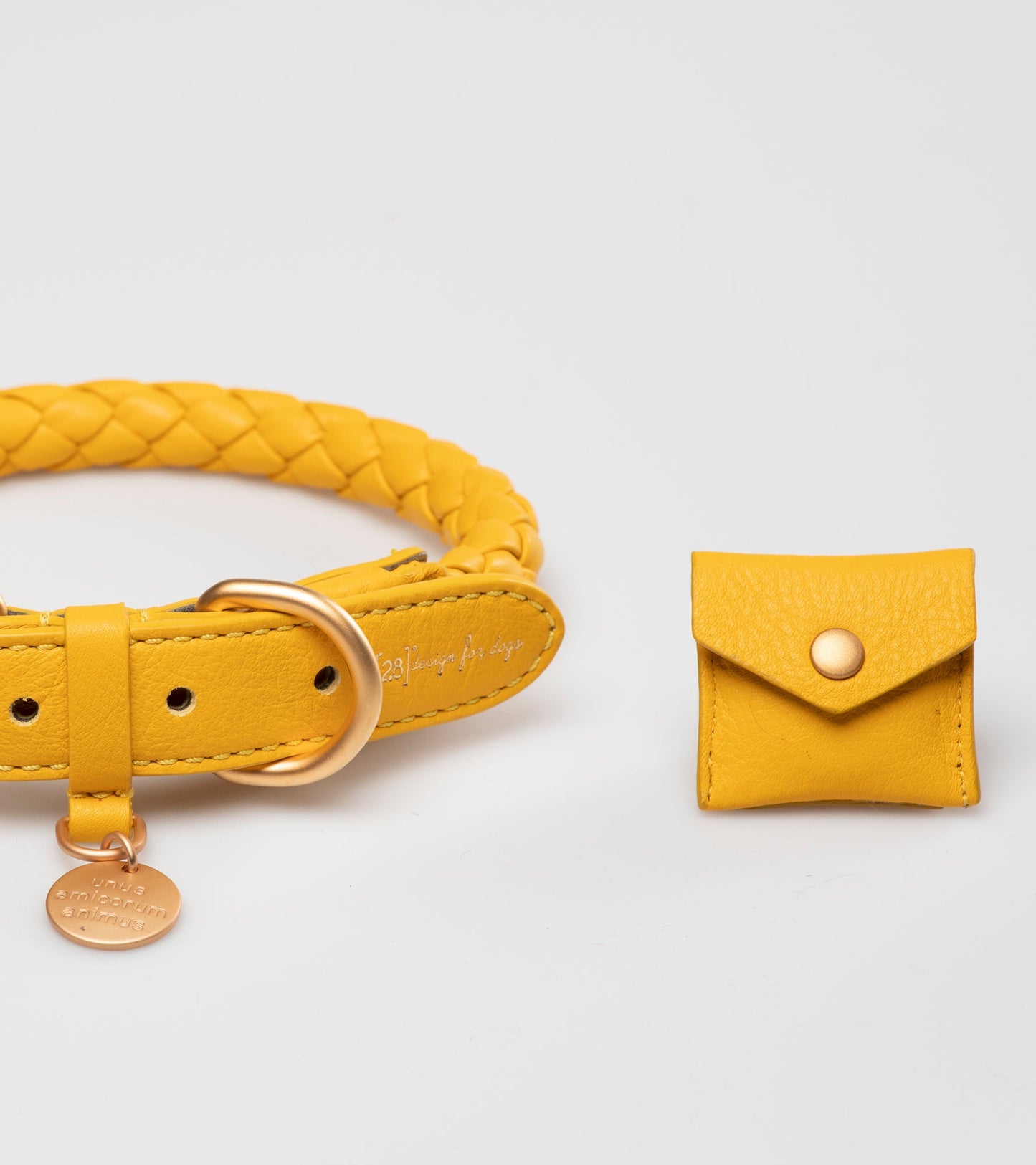 UGO - NAPPA LEATHER APPLE AIRTAG HOLDER FOR COLLAR