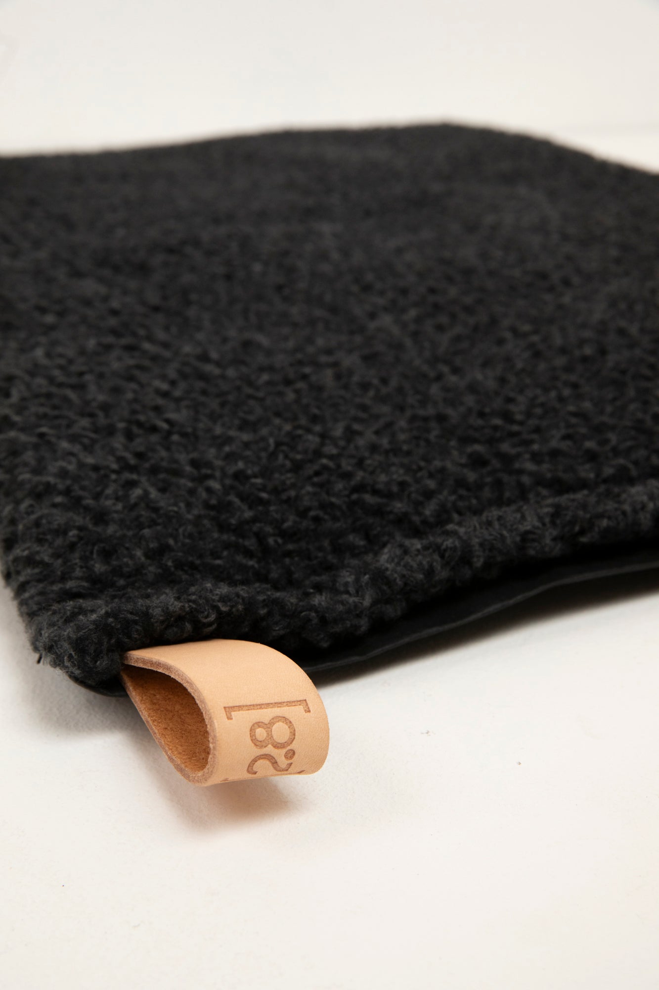 RICHARD - THIN DOG CUSHION IN WOOL