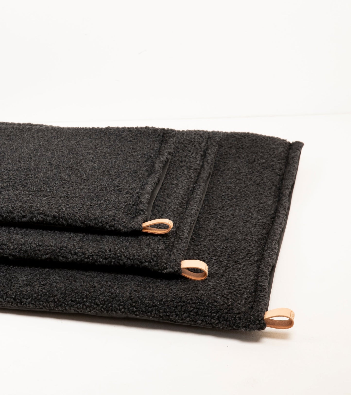 RICHARD - THIN DOG CUSHION IN WOOL