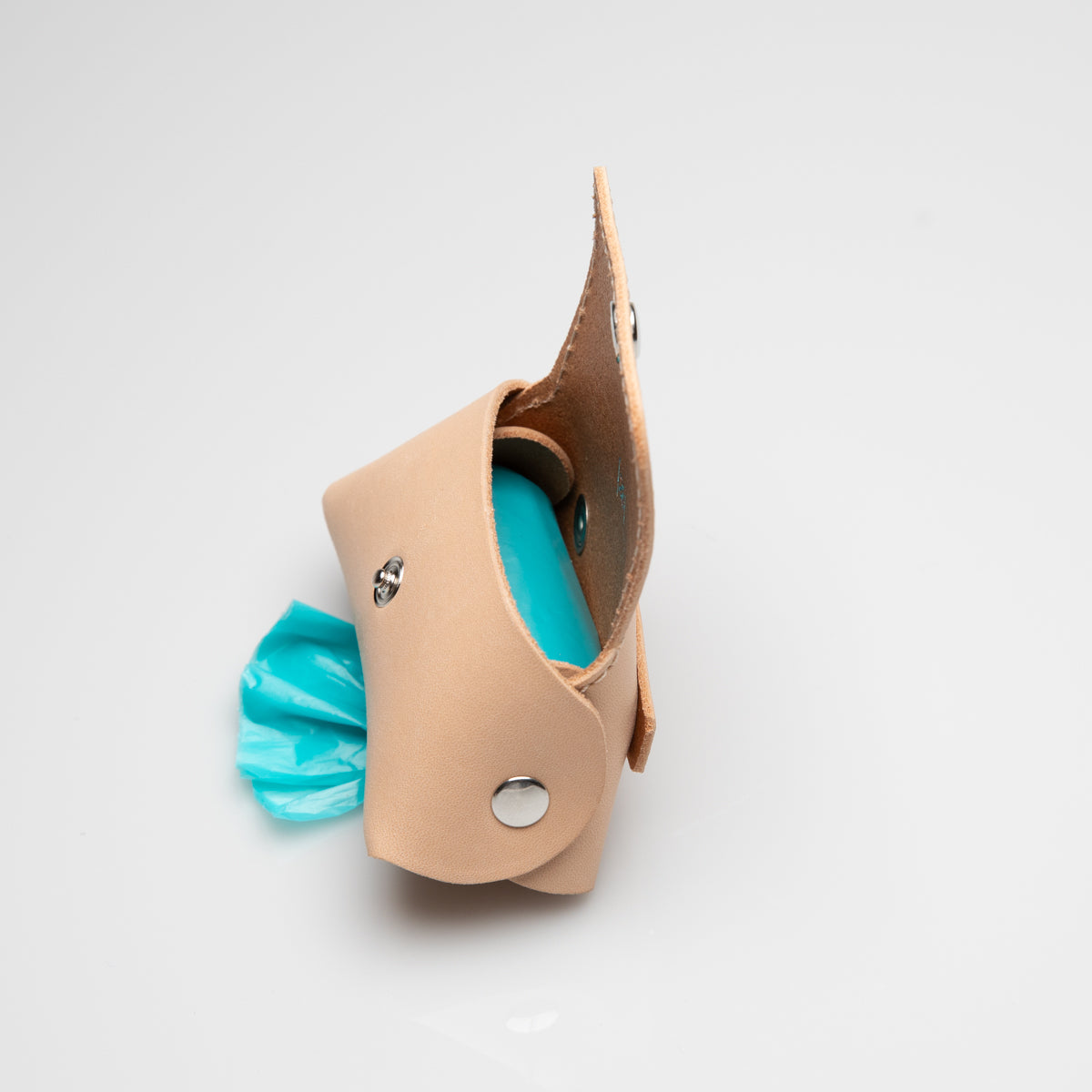 GERDA - NATURAL LEATHER POOP BAG HOLDER