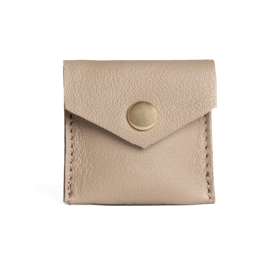 UGO - NAPPA LEATHER APPLE AIRTAG HOLDER FOR COLLAR