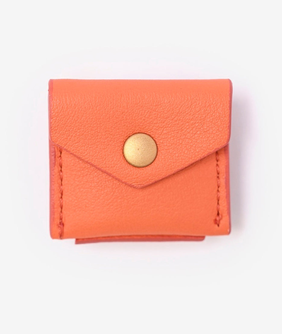 UGO - NAPPA LEATHER APPLE AIRTAG HOLDER FOR COLLAR