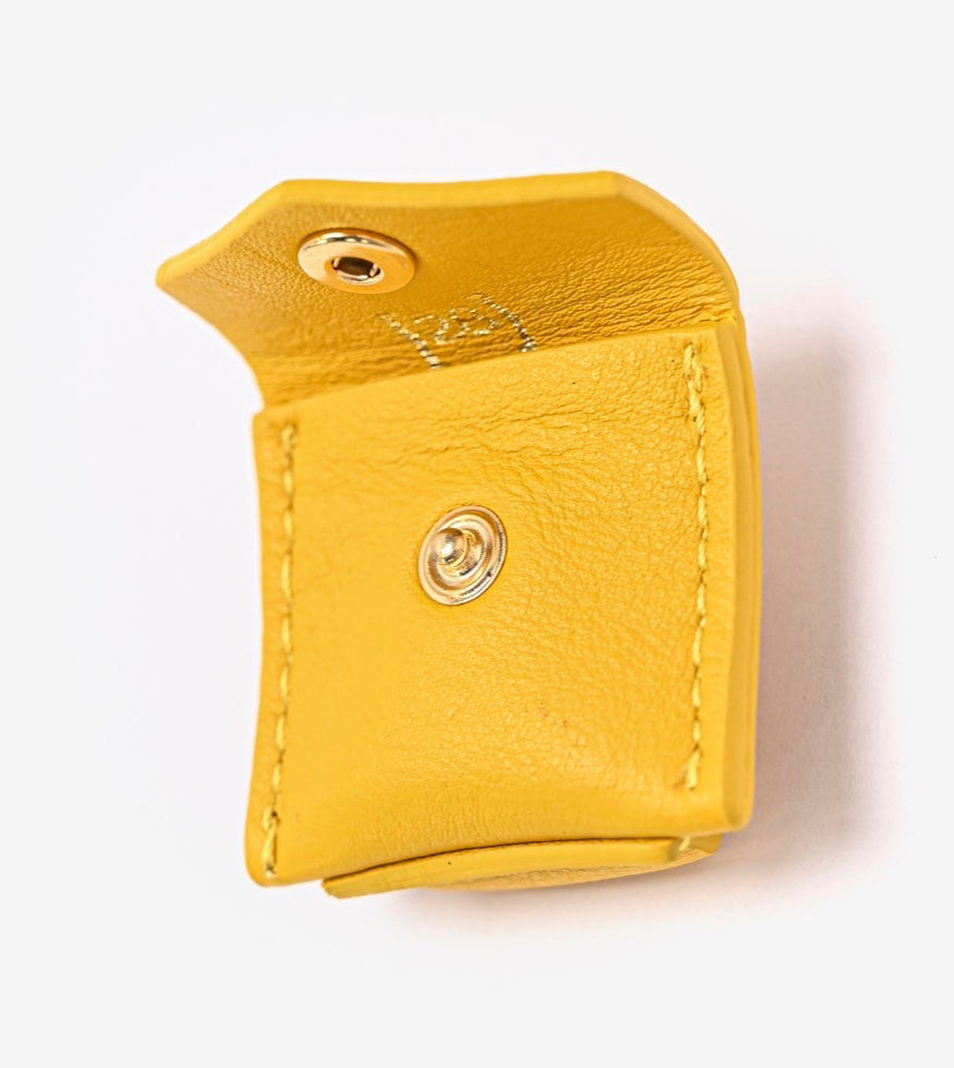 UGO - NAPPA LEATHER APPLE AIRTAG HOLDER FOR COLLAR