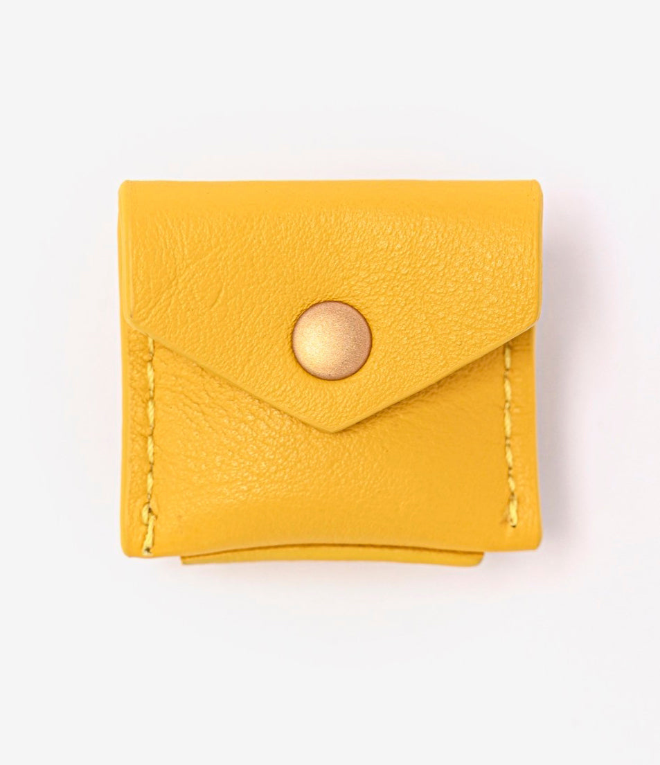UGO - NAPPA LEATHER APPLE AIRTAG HOLDER FOR COLLAR