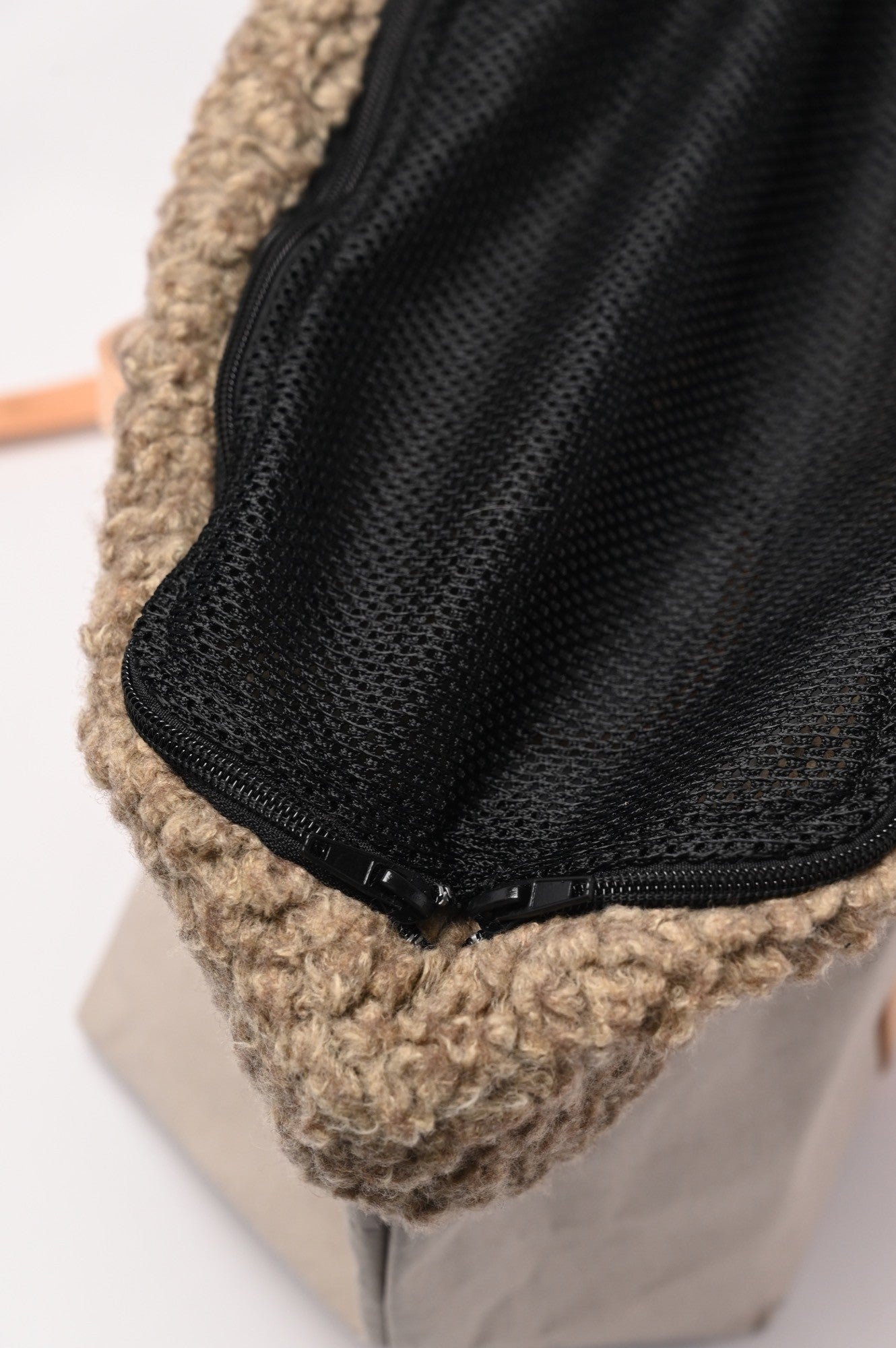 ANNIE PAPER DOG BAG BOUCLÈ WOOL NET