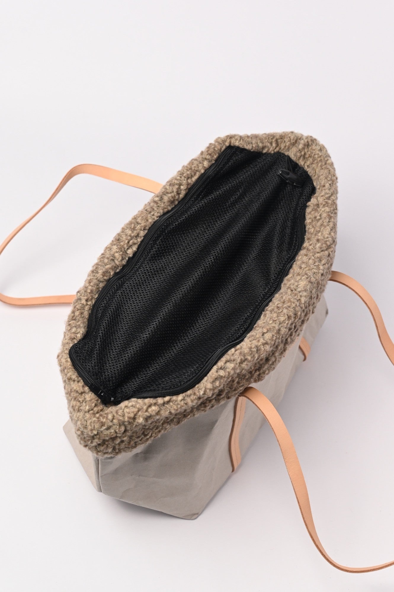 ANNIE PAPER DOG BAG BOUCLÈ WOOL NET