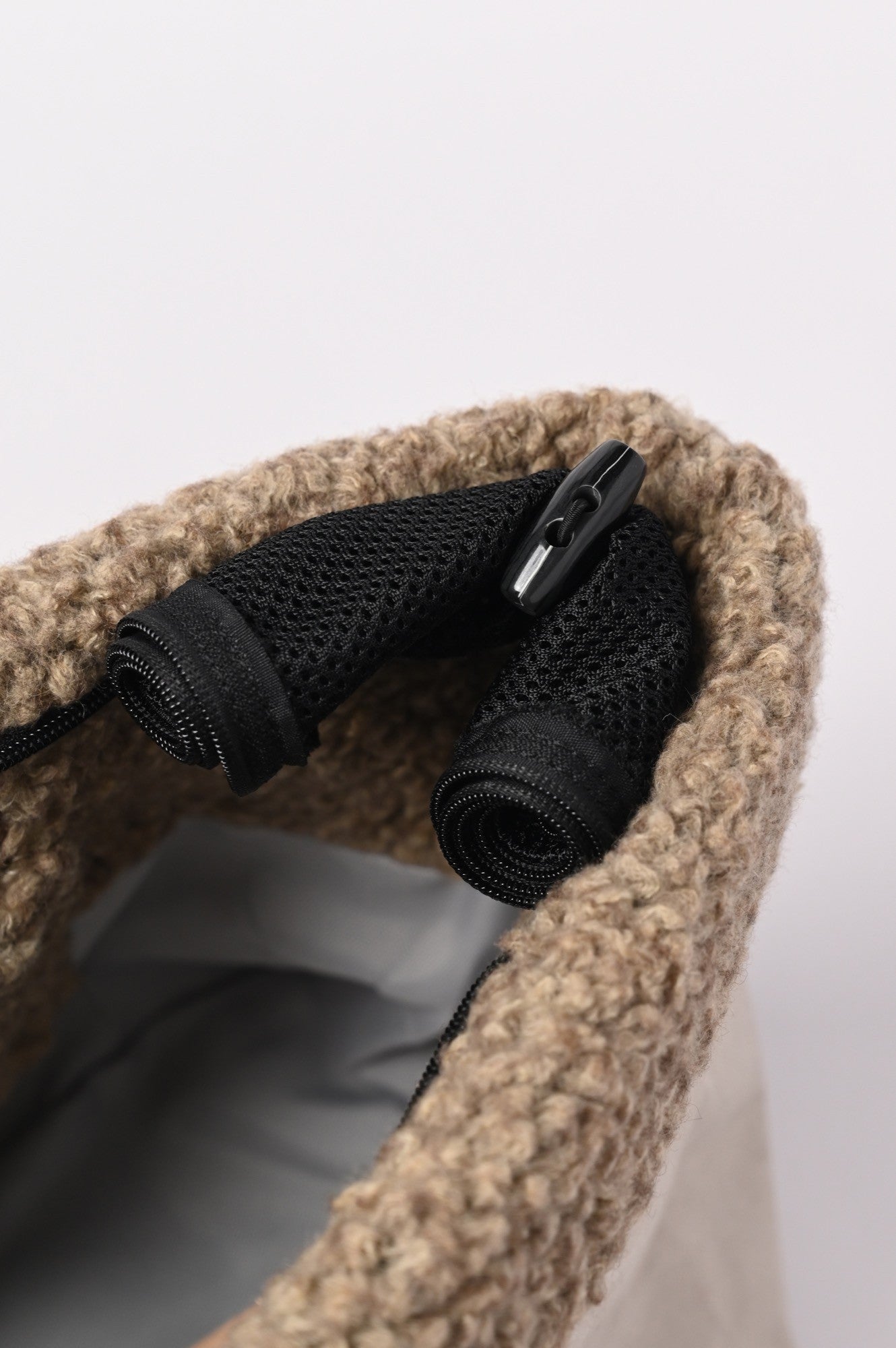ANNIE PAPER DOG BAG BOUCLÈ WOOL NET