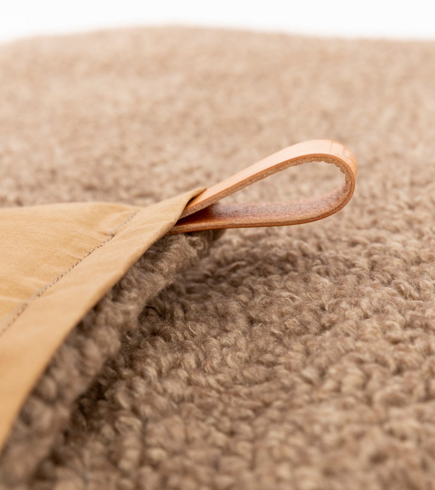 RICHARD - THIN DOG CUSHION IN WOOL