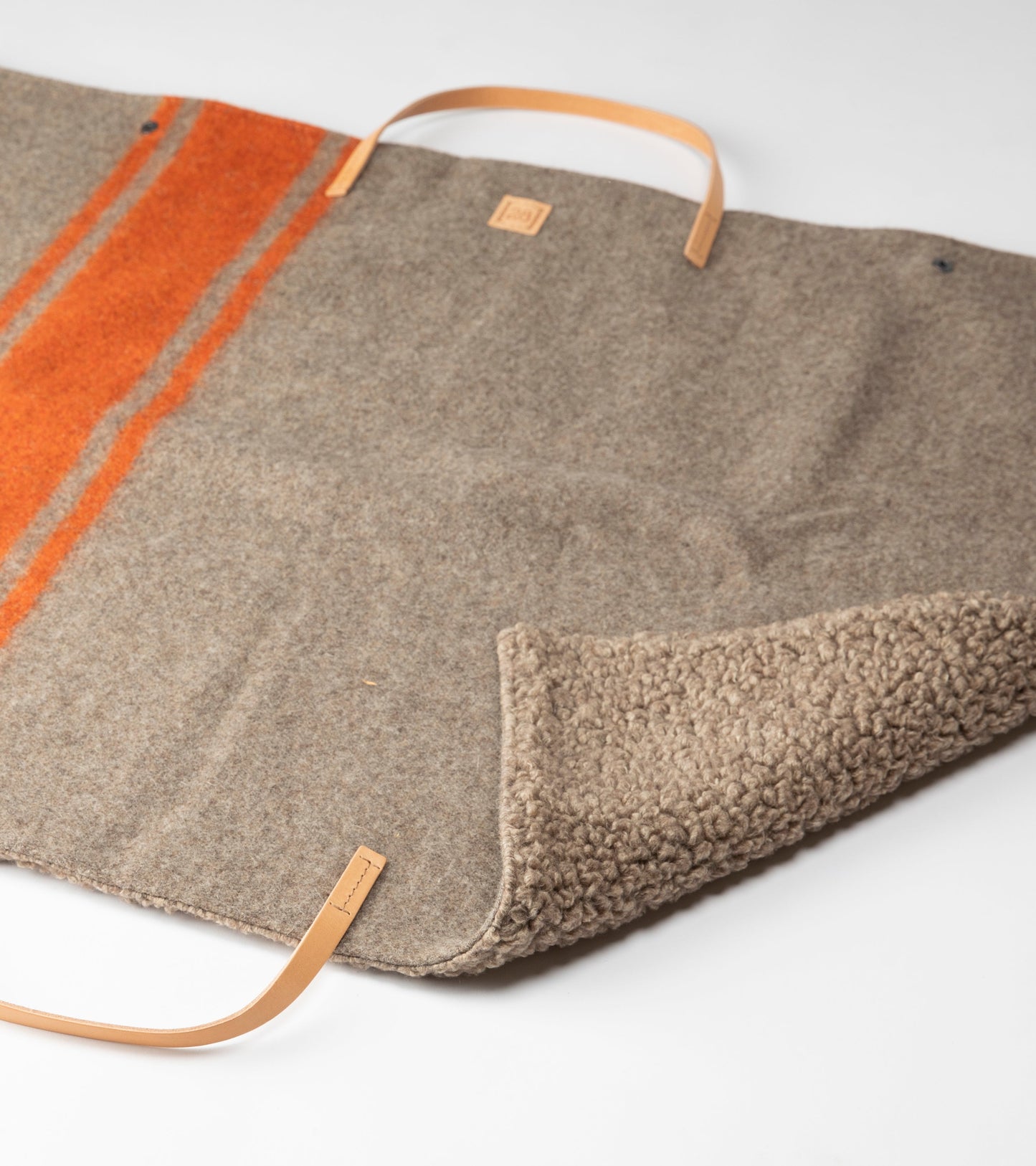 STEVE DOG TRAVEL MAT RECYCLED WOOL