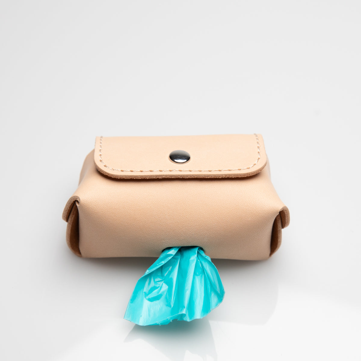 GERDA - NATURAL LEATHER POOP BAG HOLDER